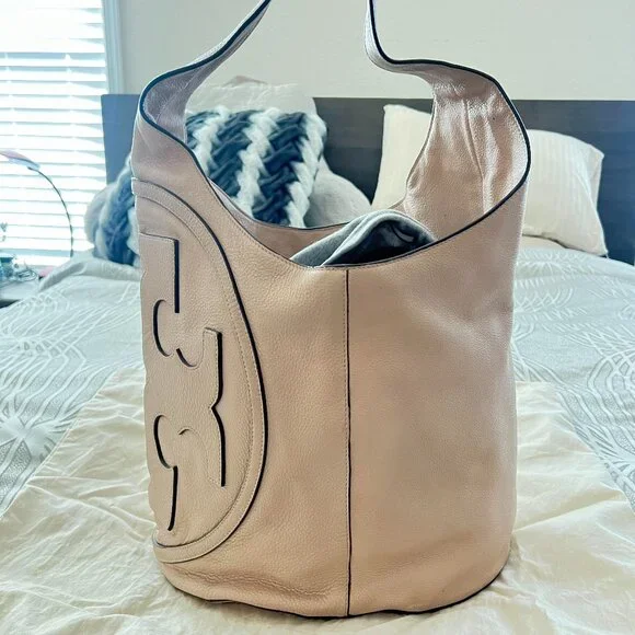 $695 Authentic TORY BURCH Women's Beige Leather Shoulder Tote Bag - Picture 3 of 12